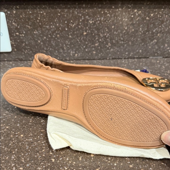Tory Burch Minnie 6.5 Camel Leather Flats - Picture 2 of 5